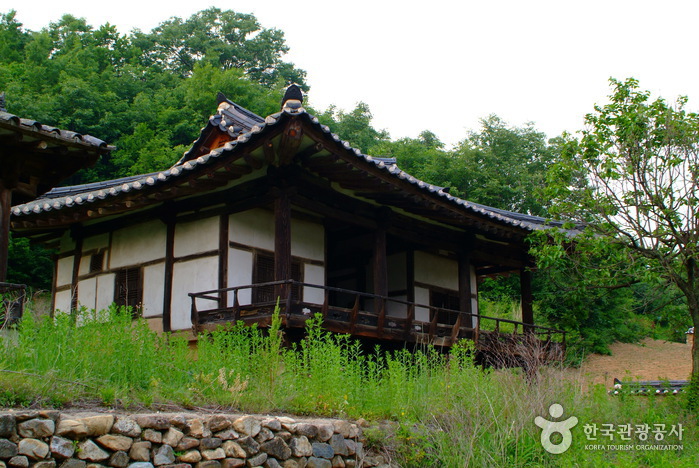 Seobyeok Historic House (서벽고택)