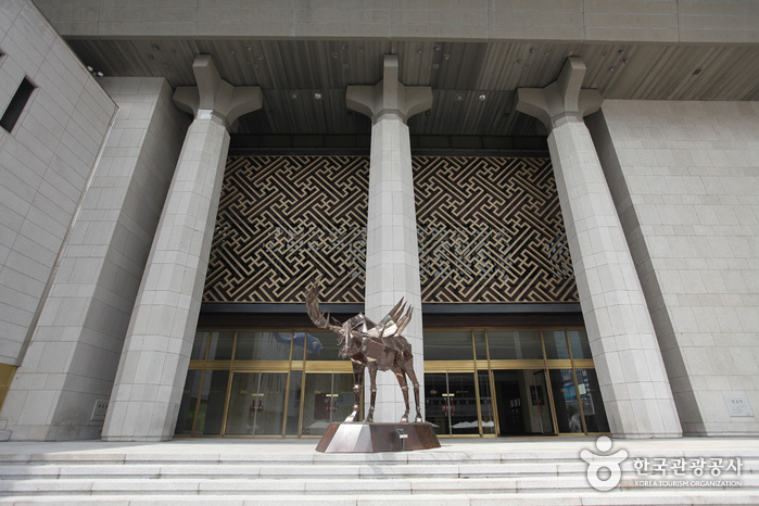 Sejong Center (세종문화회관)
