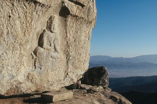 Sinseonam Hermitage Rock-carved Bodhisattva in Namsan Mountain of Gyeongju (경주 남산 신선암 마애보살반가상) 