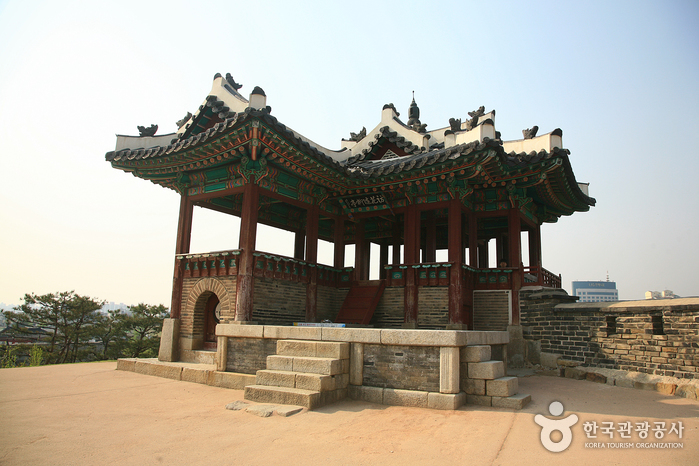 Banghwasuryujeong Pavilion (방화수류정(동북각루))