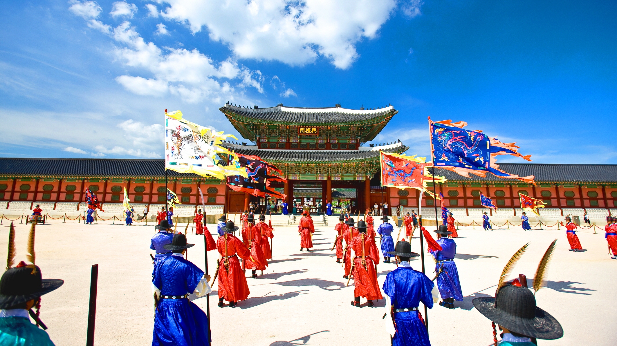From Iconic Attractions to Trending New Places, Top 9 Attractions in Seoul!