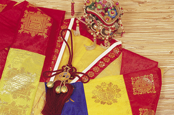 Photo: Ceremonial hanbok from 20th century