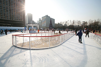 Photo: Seoul Plaza Ice Skating Rink 