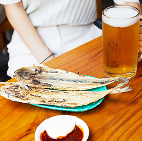 Find the best deal for draft beer at Euljiro Nogari Street; a set of beer + dried young pollack for just 5,000 won!